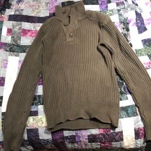 Men’s small sweater